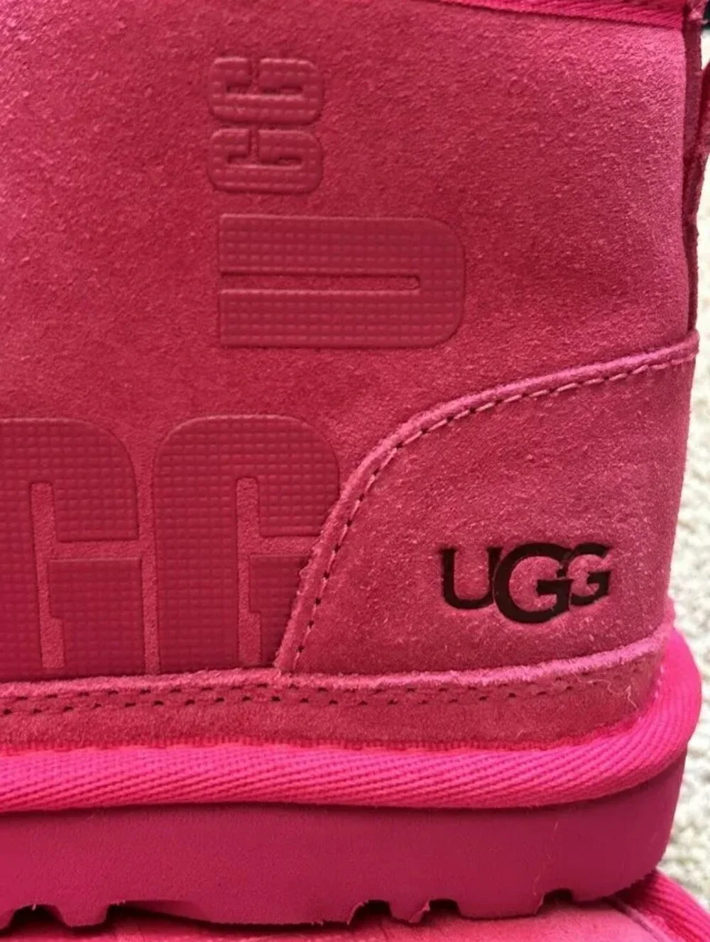 BIG KIDS UGG NEUMEL II SCATTER GRAPHIC RASPBERRY BOOTS US SIZE 4Y= 6.5 Women